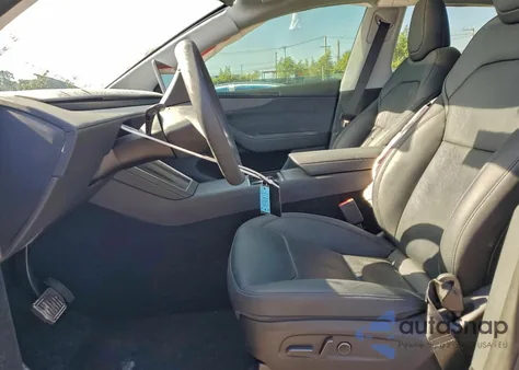 2026 Tesla Model Y z USA, uszkodzony, nr VIN 7SAYGDEE5TA400930